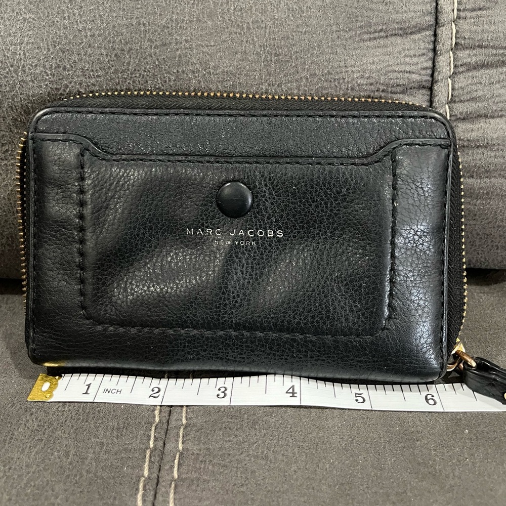 Marc Jacobs Black Leather Zip Wallet